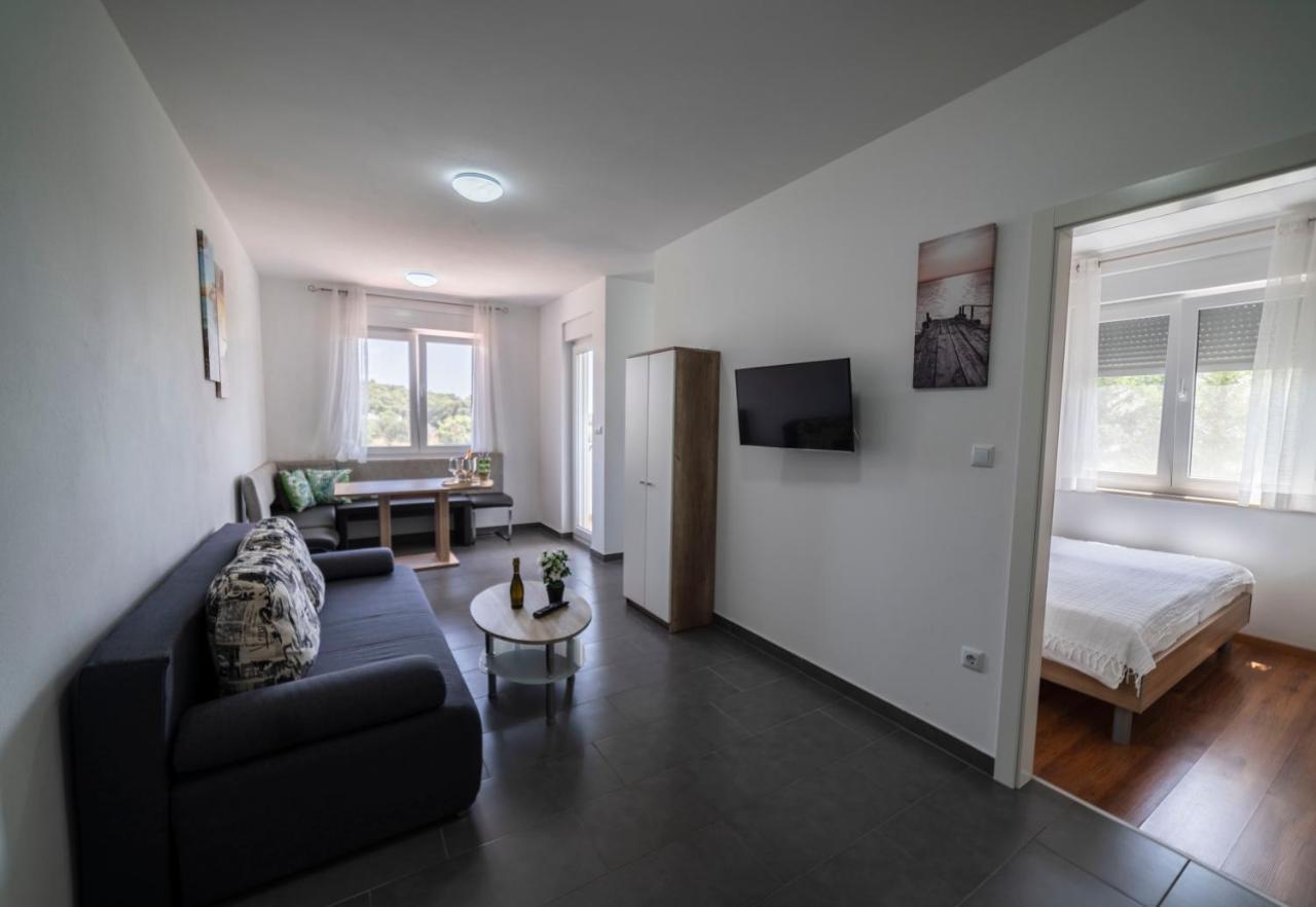 Apartments Adriana Pula Exterior photo
