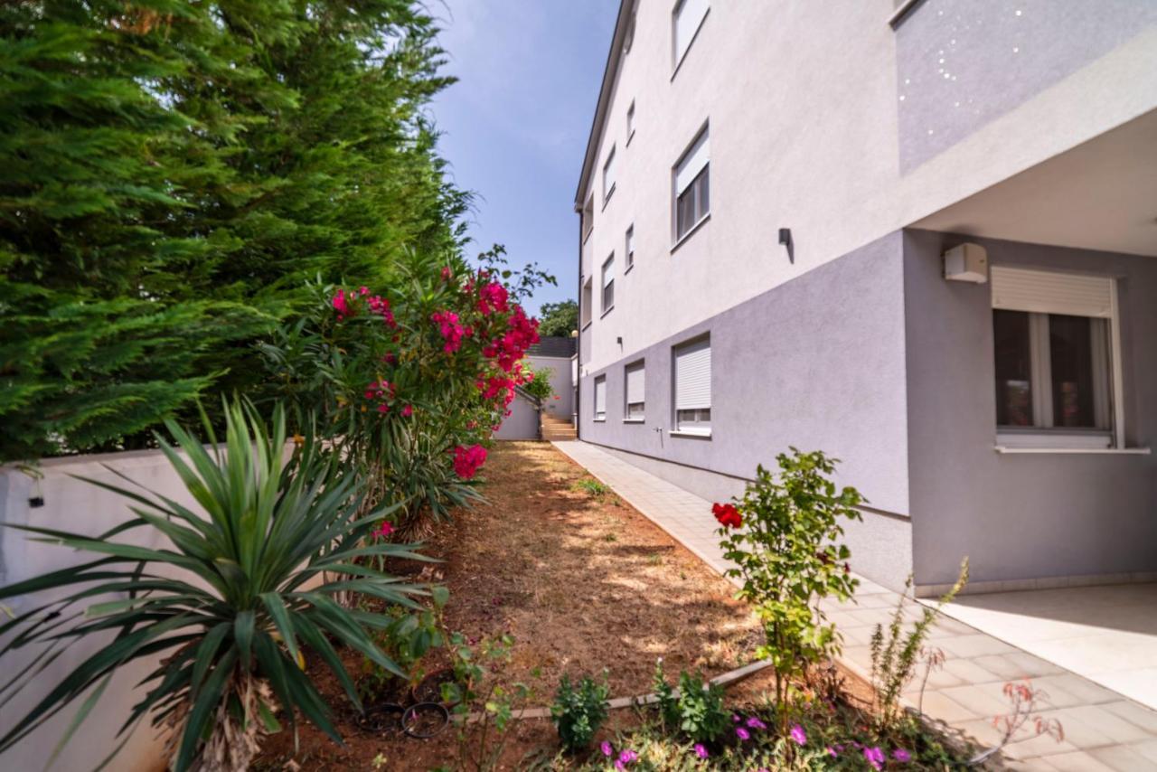Apartments Adriana Pula Exterior photo